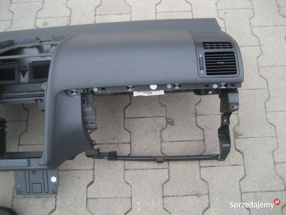 vw touran 0309r deska rozdzielcza konsola Rakoniewice