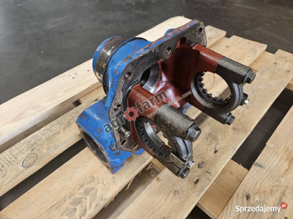 Obudowa dyferencjału Ford 7840 7740 8240 Byków