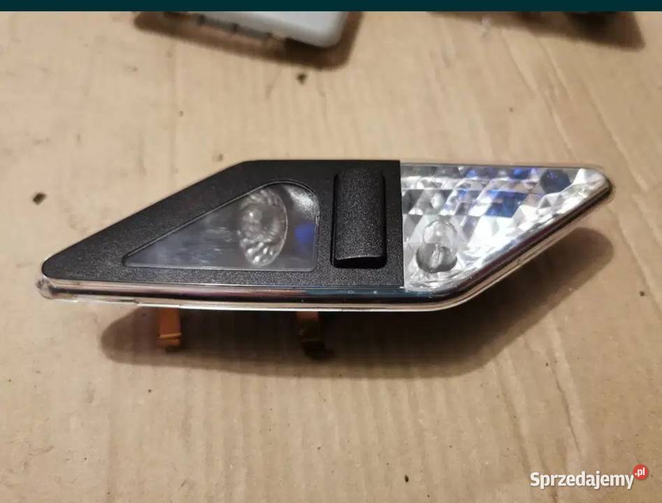 Lampka kabiny tylna lewa prawa BMW e46 osobowe Żory