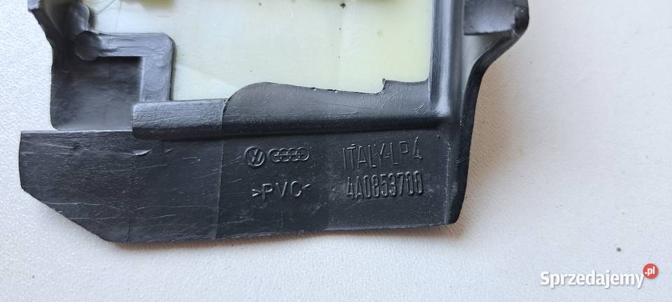 Listwa tylnego prawego błotnika 4A0853700 Audi Luzino