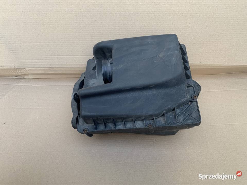 55353465 obudowa filtra powietrza opel astra h 3 Rok produkcji 2006 Przewody powietrza Szczecin