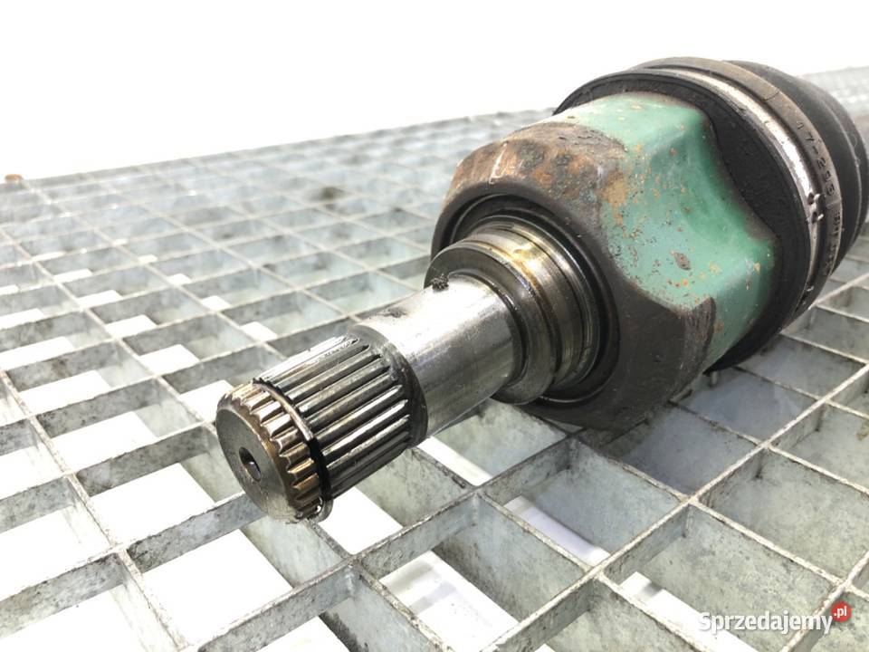 PÓŁOŚ PRAWY PRZÓD MITSUBISHI LANCER VII 20 135