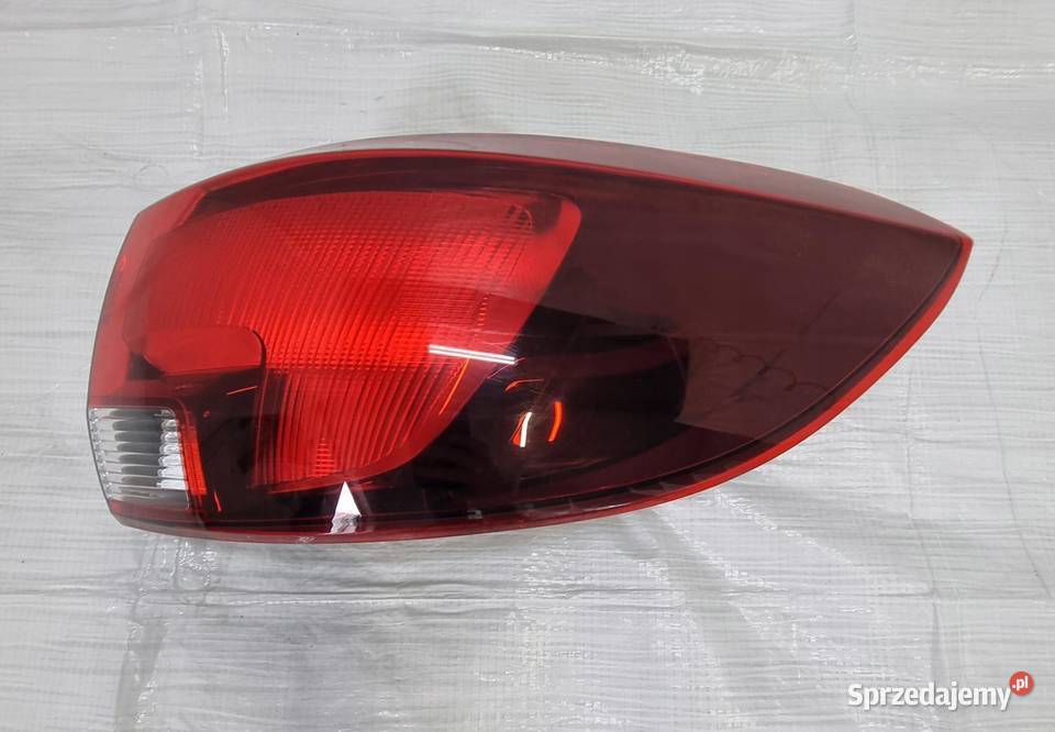 OPEL ASTRA V K LAMPA TYLNA TYŁ PRAWA W BŁOTNIK