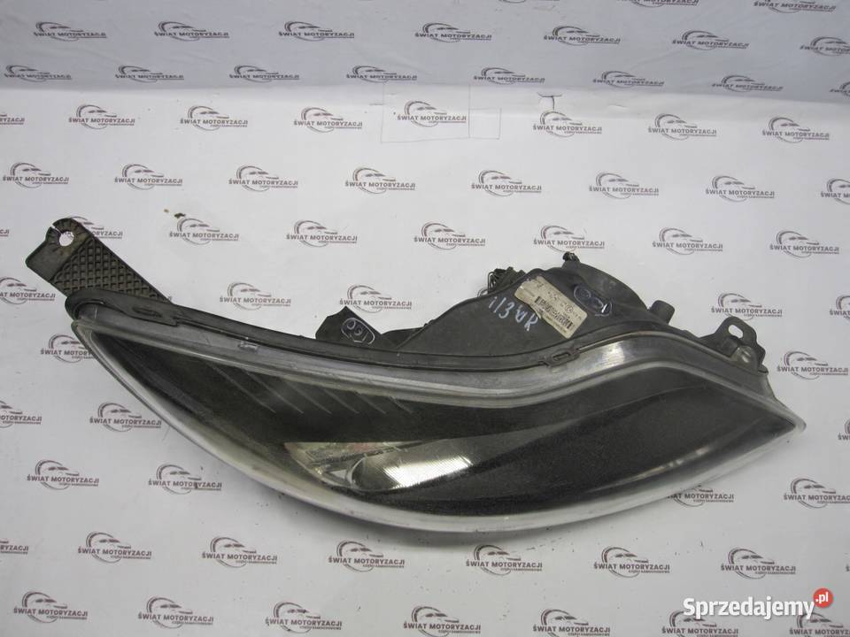 FORD FOCUS MK3 III 13r lampa prawa przód