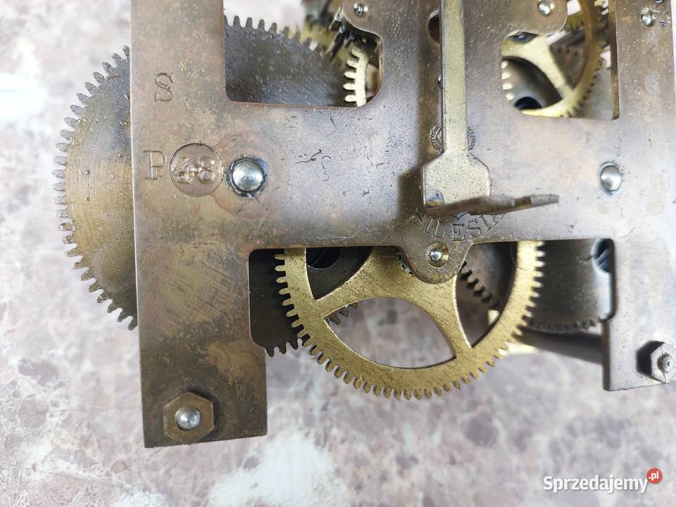 748 Mechanizm starego zegara ściennego Gustav