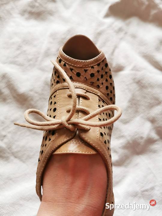 Pantofle na obcasie beżowe skórzane koturnie 5th pomorskie Reda