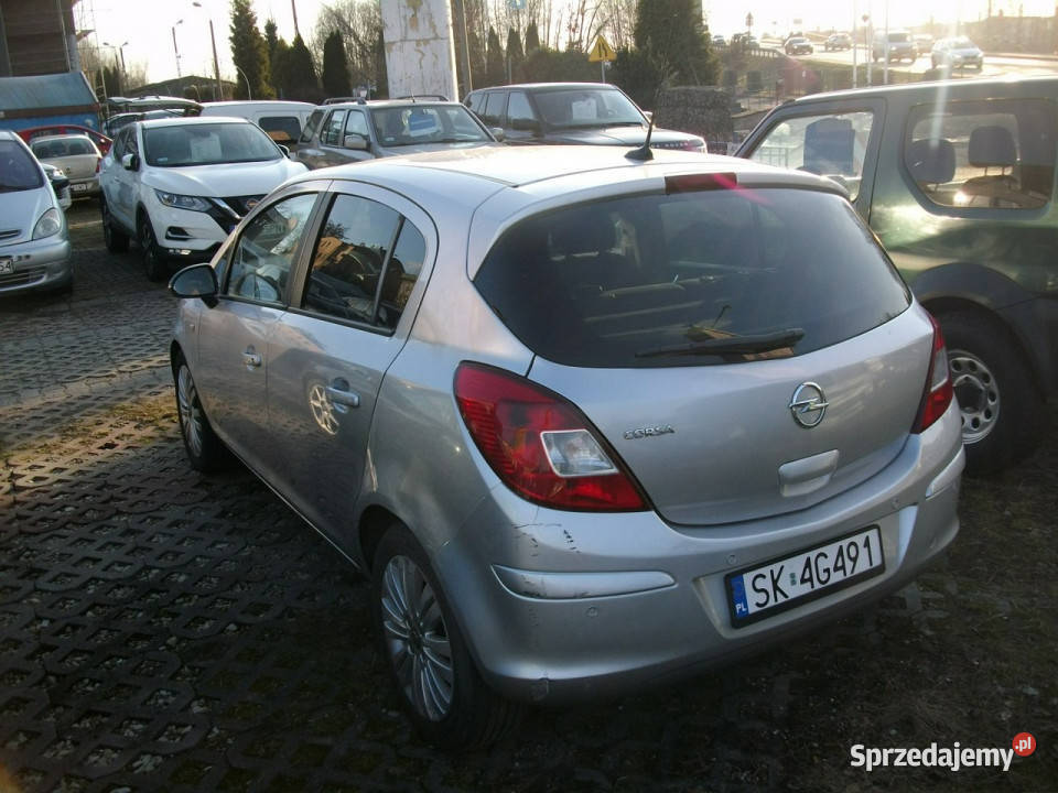 Opel Corsa Pierwszy właściciel w Polsce Pierwsza Rok produkcji 2011 Samochody osobowe Katowice sprzedam