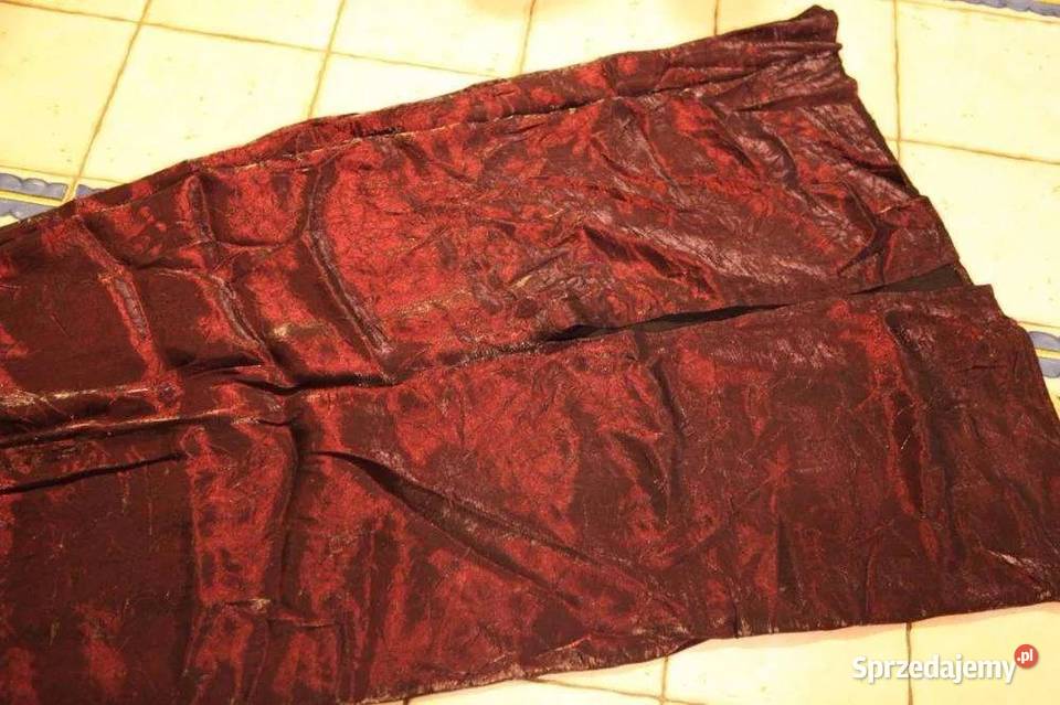 Długa bordowoczarna połyskująca suknia 3840 ML Kraków