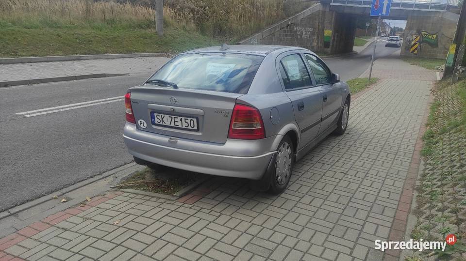 OPEL ASTRA 16 niski przebieg 4/5 śląskie Katowice