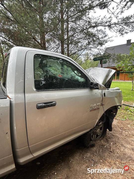 Sprzedam silnik 64 hemi dodge ram z przebiegiem pomorskie Sierakowice sprzedam