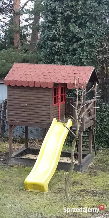 domek z drewna plac zabaw