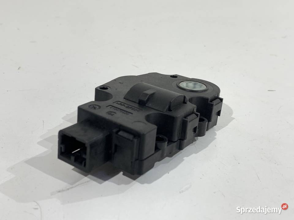 SILNIK NAGRZEWNICY MERCEDES T946104A GLE 1518 osobowe