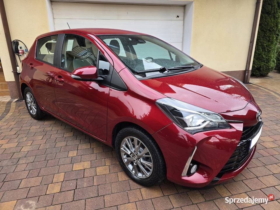 Toyota Yaris 15 VVTi 57 piękny bordowy kolor 1500cm3 Karczew