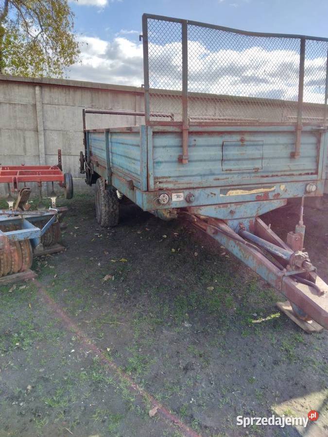 Rozrzutnik obornika jednoosiowy Czarna Mnichów