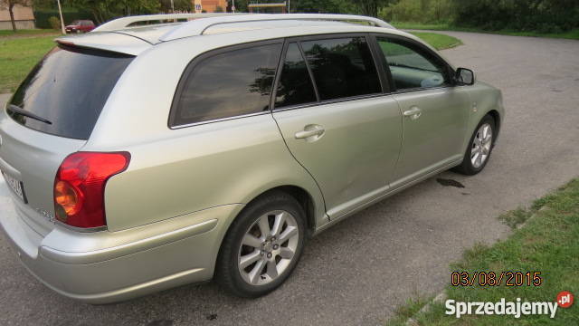 TOYOTA Avensis 2004 r mały przebieg welurowa tapicerka Avensis Przemyśl