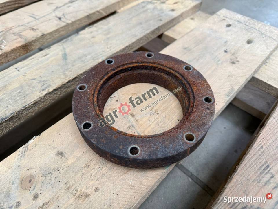 Pokrywa wału napędowego John Deere 6120M 6140R dolnośląskie Byków