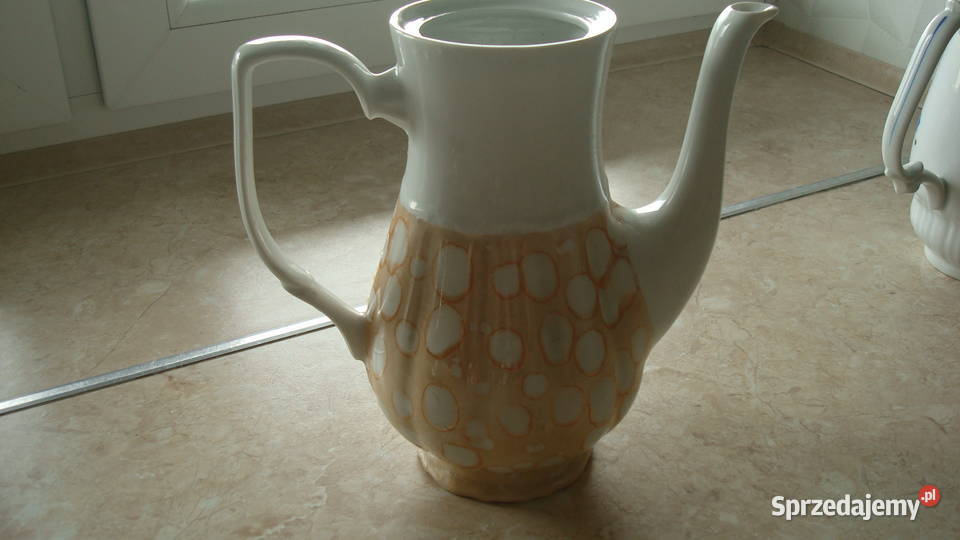 Dzbanek z czasów PRL Porcelana i szkło
