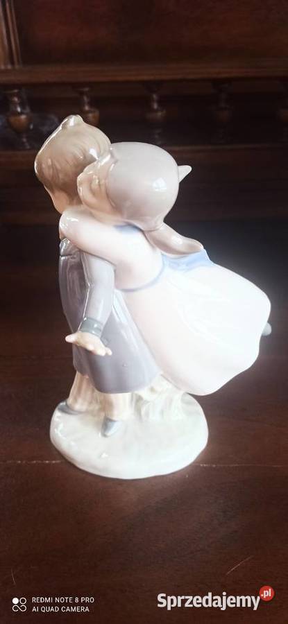 Figurka chłopca z teczką i z dziewczynką Zaphir Gdańsk