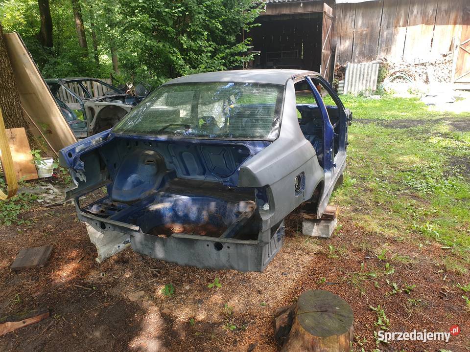 Karoseria buda elementy BMW E36 sedan 97r lubelskie Poniatowa