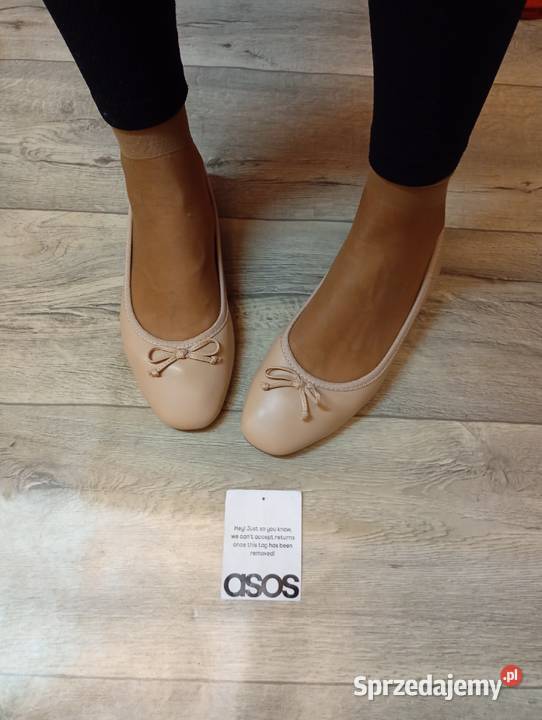 39UK9 ASOS Design Beżowe baleriny z Londynu na Kraków