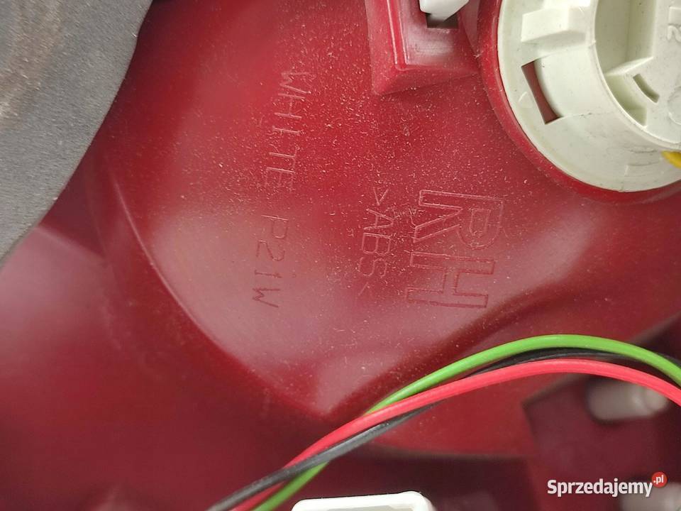 LAMPA PRAWY TYŁ KIA CEED I 20062012 HELLA