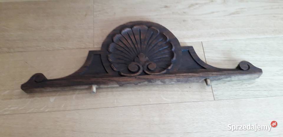 Dębowy wieniec kredensu z początku XX w Łomża