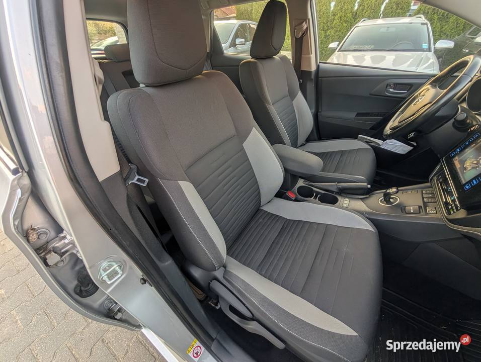 TOYOTA AURIS 18 HYBRYDA Auris mazowieckie Góra Kalwaria