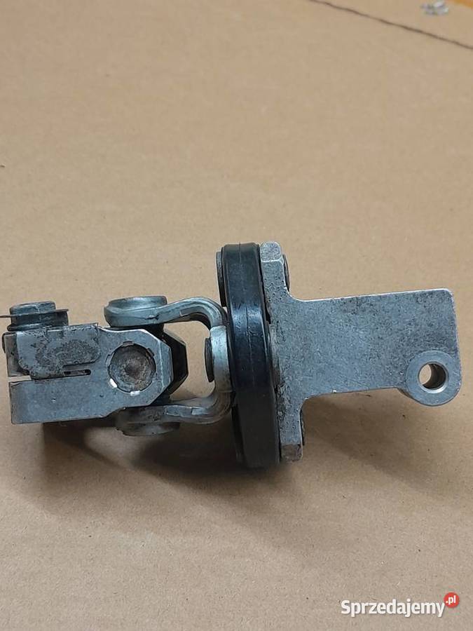 Krzyżak kolumny kierowniczej Mercedes W210