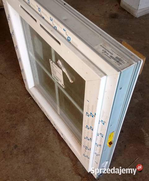 Okno pcv 75 x 75 ze szprosem wewn Siemianice
