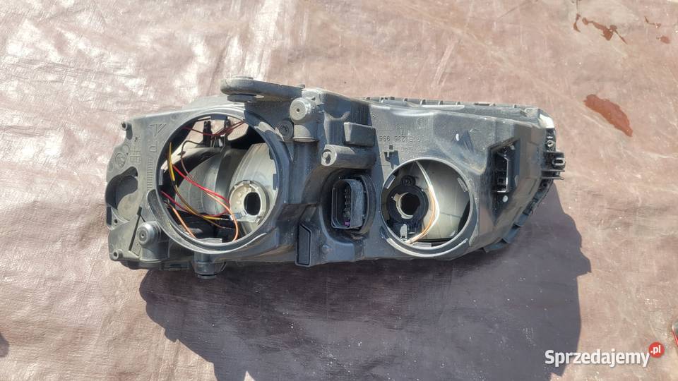 SKODA OCTAVIA III REFLEKTOR PRAWY LAMPA PRAWA osobowe Lampy przednie