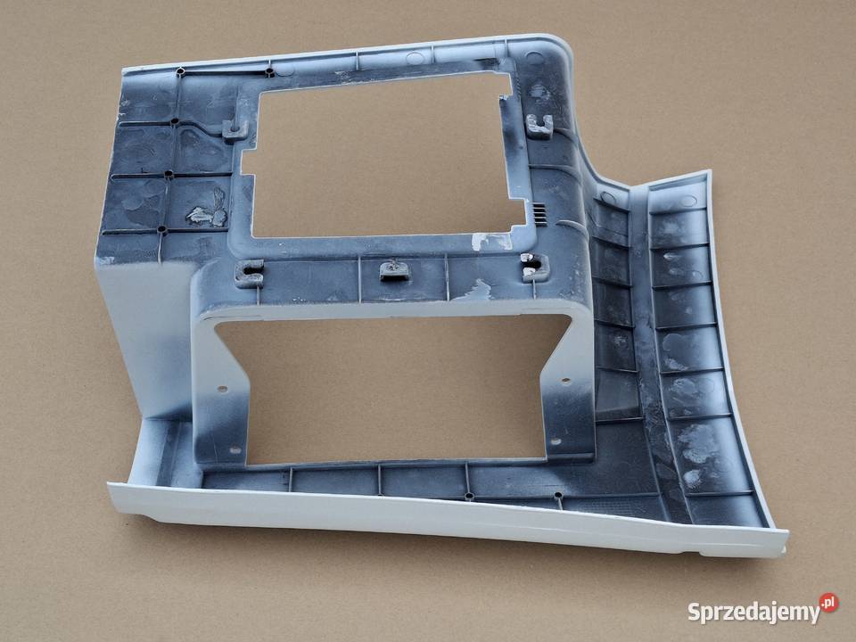 IVECO SWAY STOPIEŃ PRAWY DOLNY OBUDOWA WNĘKA Bieleń sprzedam