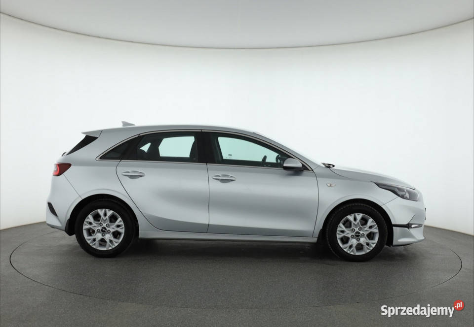 Kia Ceed 15 TGDI srebrny Cee'd Piaseczno