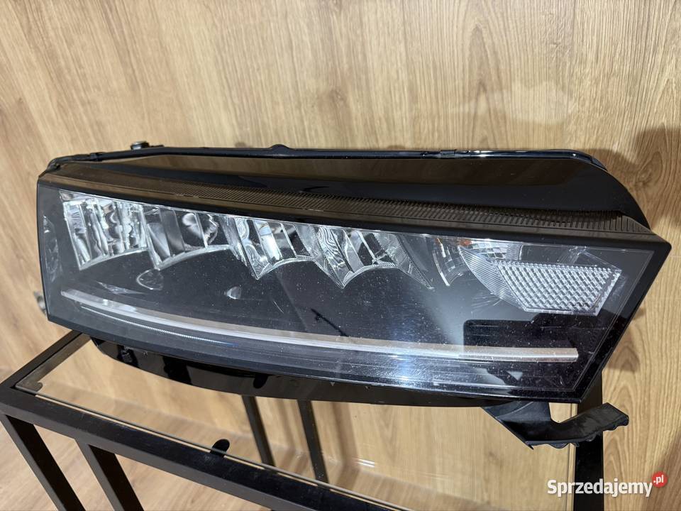 Lampa prawy przód Full Led Skoda Octavia IV Wrocław