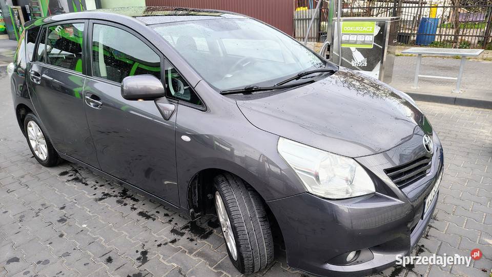 Toyota Verso 20 D4D Luna Rok produkcji 2011 Warszawa
