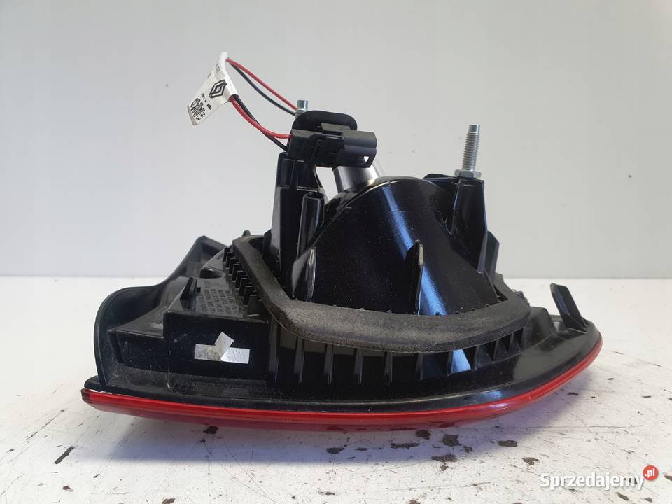 LAMPA PRAWA Renault Clio IV kombi TYLNA prawy Rudka