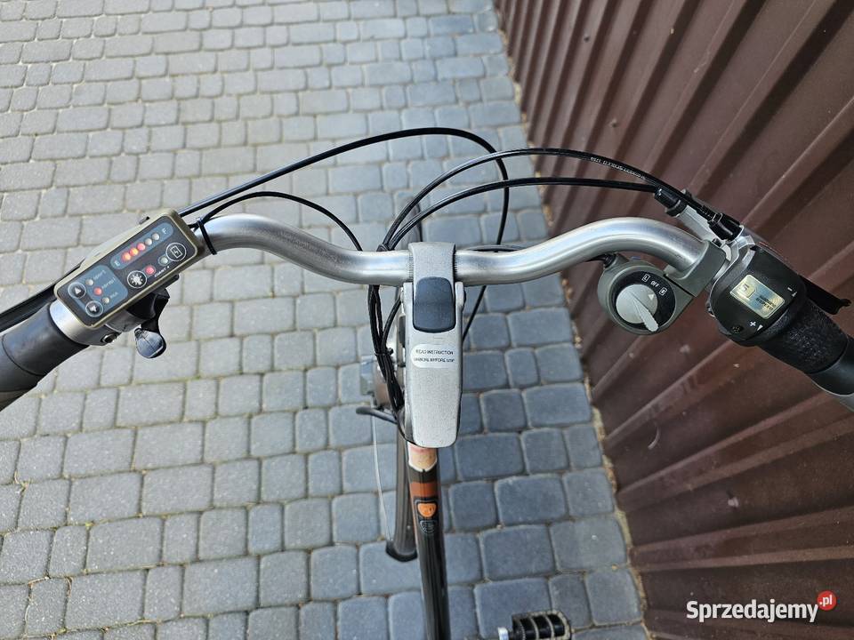 Rower elektryczny Giant Twist Dwie baterie Czarna Woda