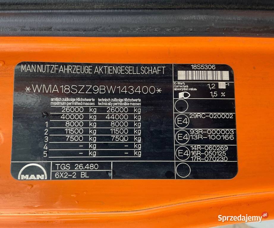 BRAMOWIEC 3 osiowy 6x2 do kontenerow automatyczna