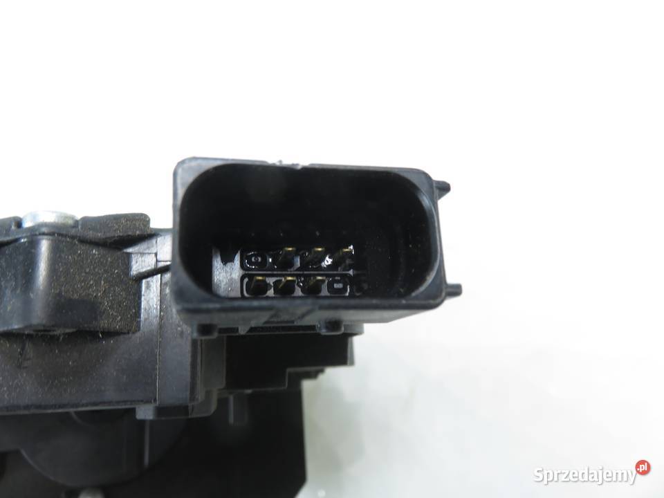 ZAMEK LEWY PRZEDNI OPEL MERIVA B MPV S10