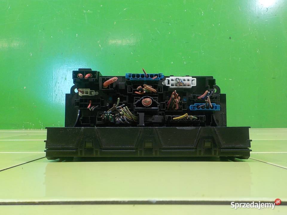 MERCEDES CL203 21 CDI 06r skrzynka bezpiecznikow