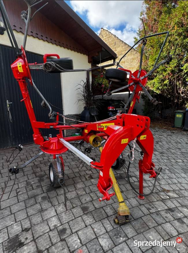 Przewracarka do siana hydraulicznie skladana Brzesko