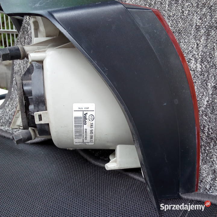VW Golf V Lampa prawy tył tylna VALEO Europa Dębica