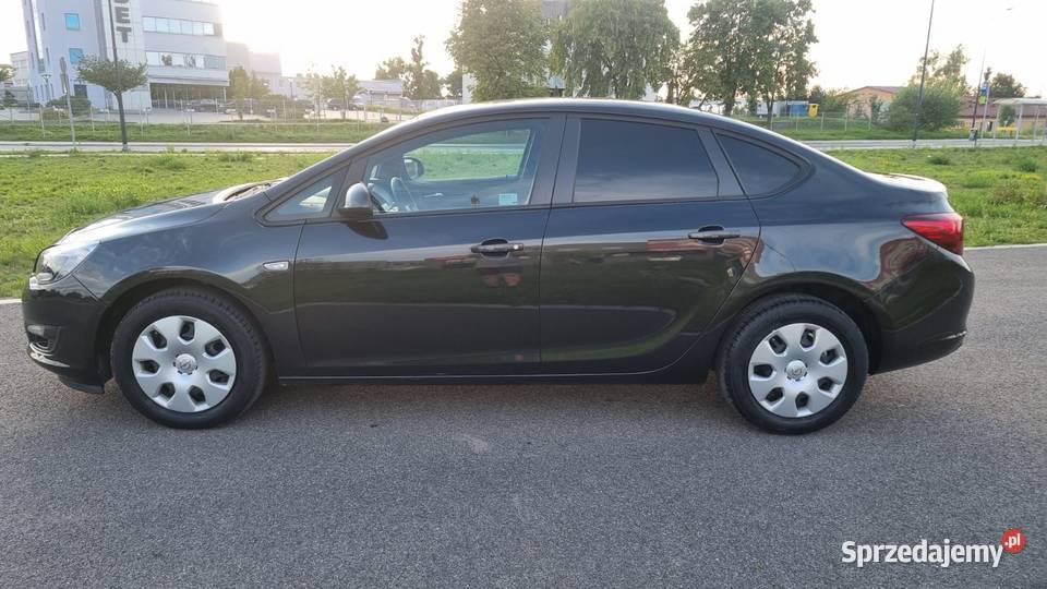 Opel astra sedan benzyna Olsztyn