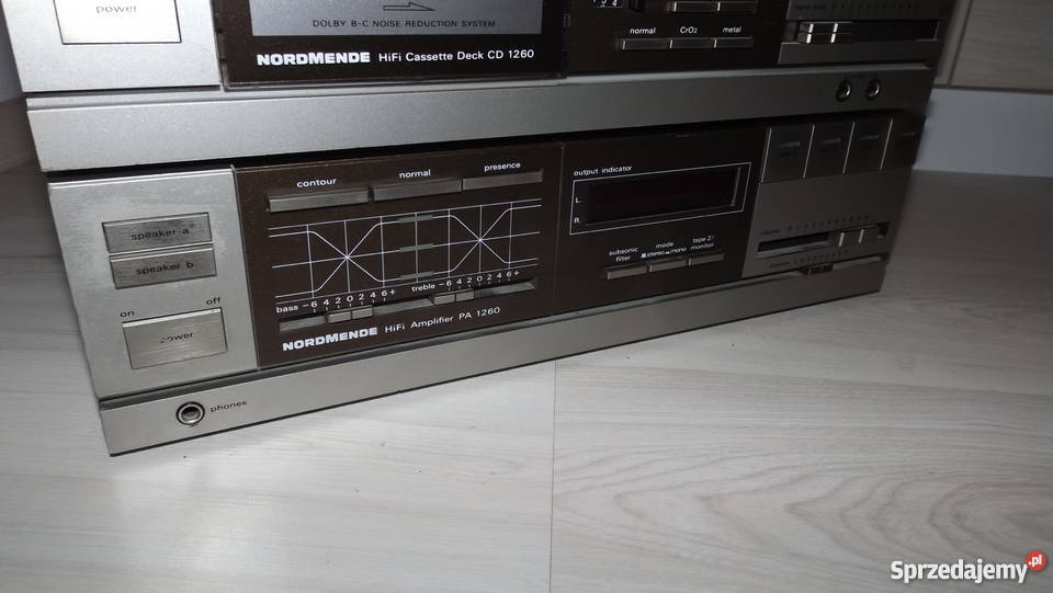 Wieża Nordmende 260W składająca się z decka Grodziczno