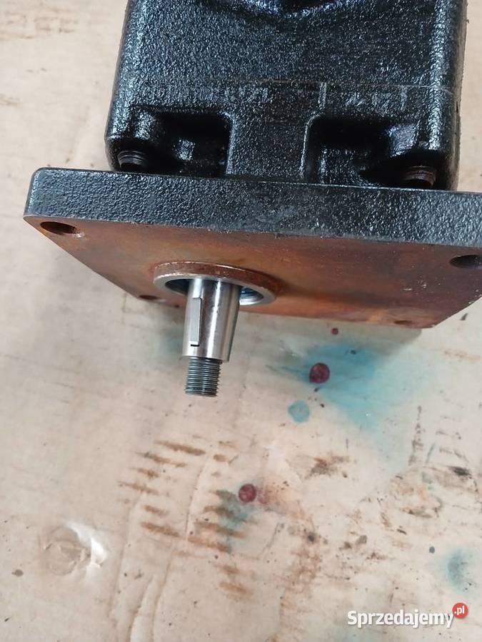 Pompa hydrauliczna dwusekcyjna