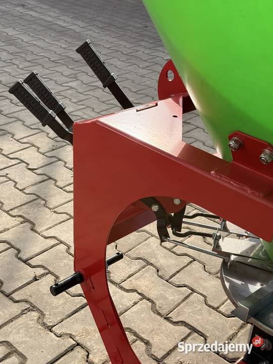 Rozsiewacz lejek do mini ciągników Nasielsk