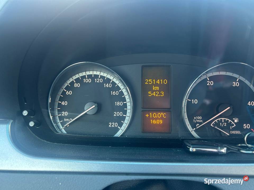 Sprzedam samochód Viano Chrząstowice