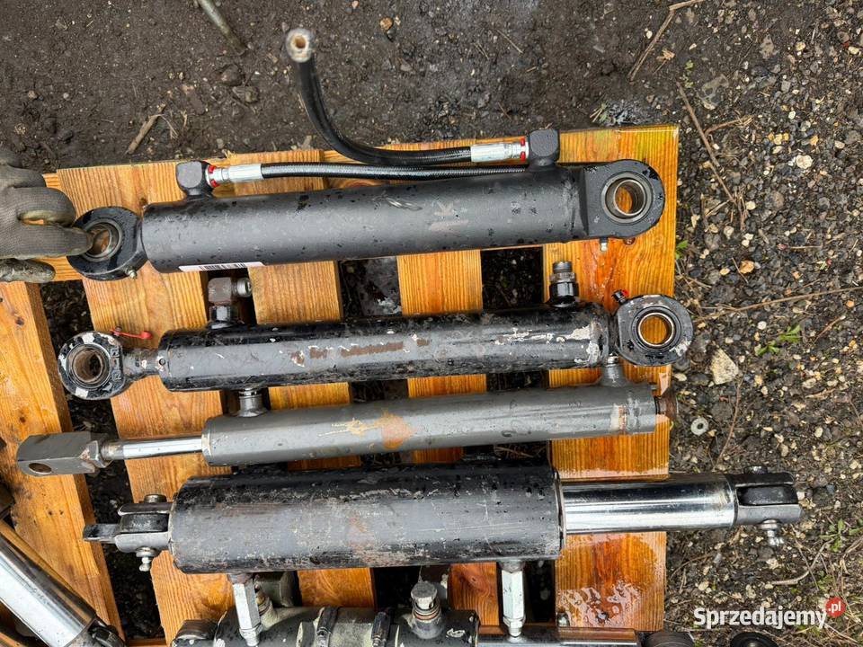 Siłownik hydrauliczny dwustronnego działania Antonie sprzedam