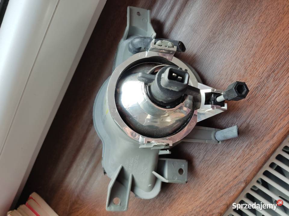 Halogen reflektor przeciwmgłowy TYC Volvo 195751 opolskie Głuchołazy sprzedam