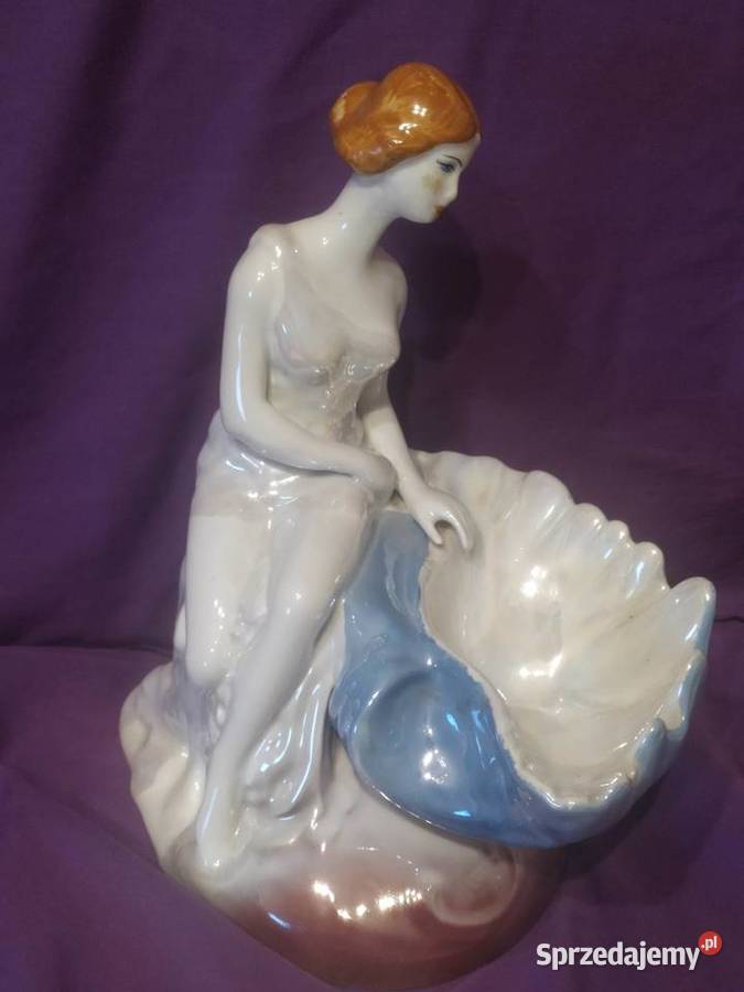 Porcelanowa dama z muszlą na biżuterię Porcelana i szkło Dębno