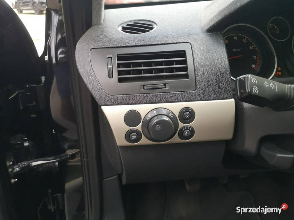Opel Astra GTC 16 B 116 GTC Klimatronic nieuszkodzony Strzegom
